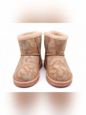 NWOT UGG K Mini Bailey Bow Starfish Pink and White Boots Size 2 With Box